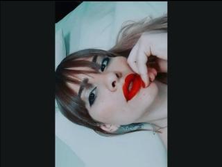 EmilyPedaru - Live sex cam - 9804437