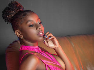 Go Adult Chat Model LaurenBryon