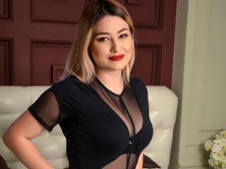 Camgirl and Webcam Model RoxyJanette on Go Adult Chat