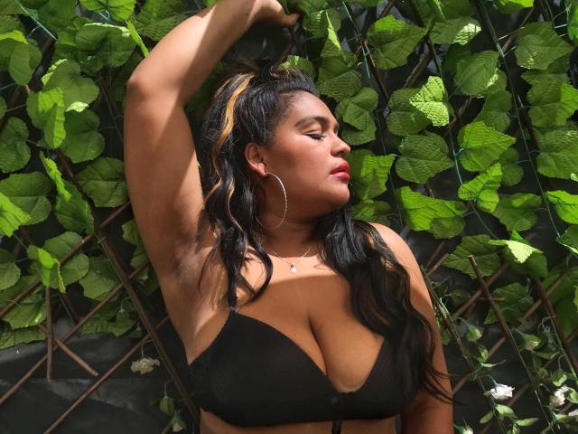 MichelleBrito - Live sex cam - 9862689