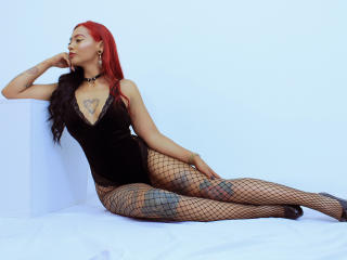SamanThai waiting on someone to chat and have live sex with