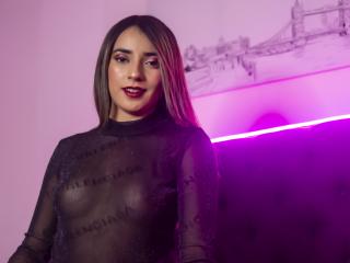 AdeleSimmonds - Live porn & sex cam - 9882465