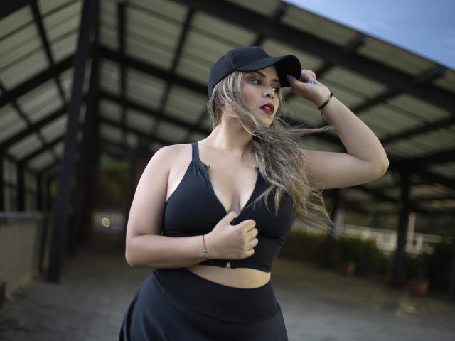 KimWett - Live sex cam - 9897789