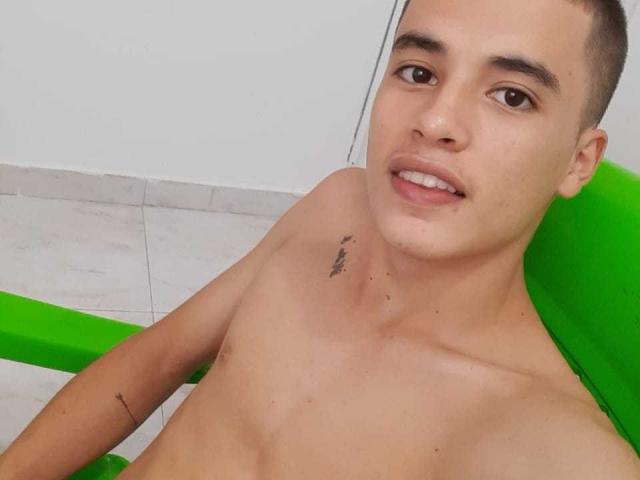 HotTobby - Live Sex Cam - 9921125