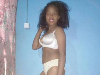 LadyBozz - Live sex cam - 9930421