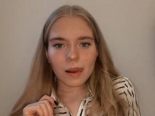 TheonlyChloe - Live porn & sex cam - 9951621