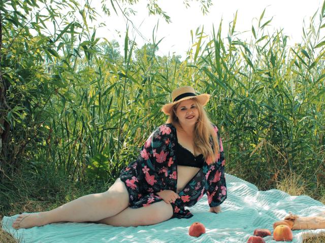 AnnabelLucky - Live Sex Cam - 9966245