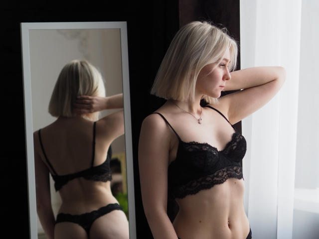 LilyTurner - Live Sex Cam - 9993883