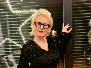 AdeleMILF-hot