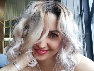 Foto de perfil sexy de la modelo KateAttraction, ¡disfruta de un show webcam muy caliente!