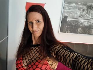 NadjaNeah-hot