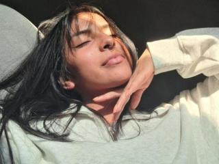 Foto de perfil sexy de la modelo CarlasWills, ¡disfruta de un show webcam muy caliente!