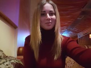 Webcam sexy with KetiCandyWow, a standard titty being from Europe ...