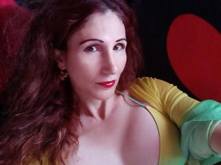Foto van het sexy profiel van model LovaLove, voor een zeer geile live webcam show!