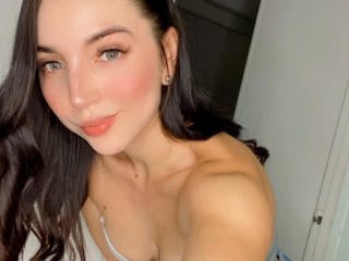 Photo de profil sexy du modèle ValeryLombardi, pour un live show webcam très hot !
