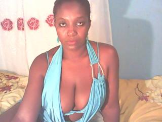 Foto de perfil sexy de la modelo Sexyra, ¡disfruta de un show webcam muy caliente!