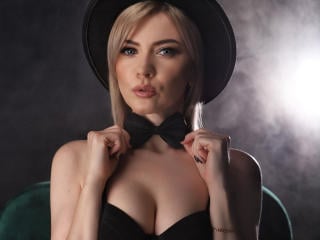 Foto del profilo sexy della modella ParadiseRoxanne, per uno show live webcam molto piccante!