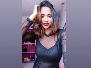 Foto de perfil sexy da modelo KatalinaSexHot, para um live show muito quente!