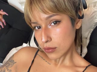 Foto de perfil sexy de la modelo KiaraHenandez, ¡disfruta de un show webcam muy caliente!