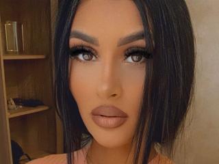 Model SelenaCruz'in seksi profil resmi, çok ateşli bir canlı webcam yayını sizi bekliyor!