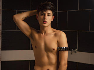 Live xxx chat with Homosexual couples on XLovegay