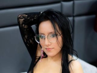 Foto de perfil sexi, da modelo MiiaFox, para um live show webcam muito quente!