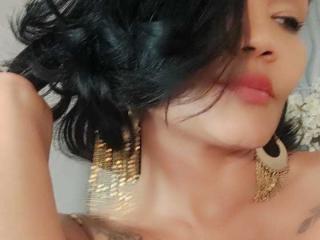 Foto del profilo sexy della modella ExoticLyla, per uno show live webcam molto piccante!