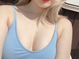 Foto del profilo sexy della modella SunnyRose, per uno show live webcam molto piccante!