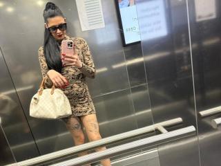 Larissa-TS-hot